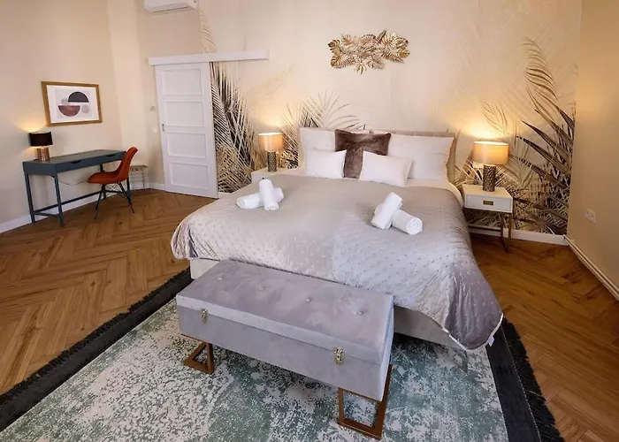 Orangehomes Urban Elegance Apartment